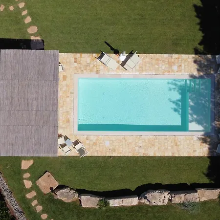 Bed & Breakfast Trullandia 3*